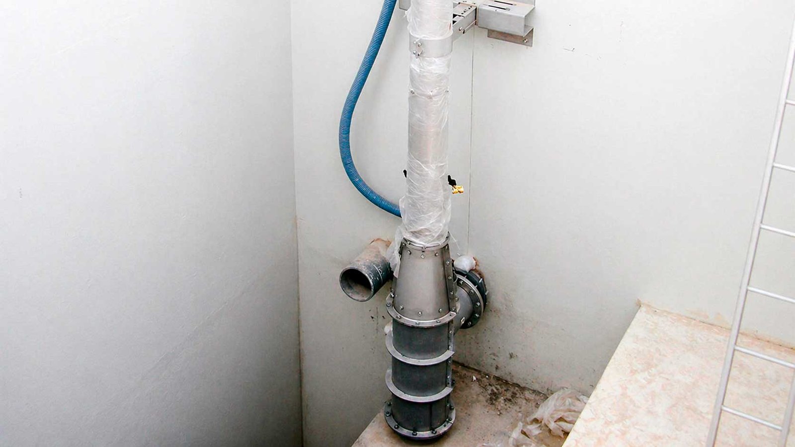 Tamiz Vertical para Estaciones de Bombeo